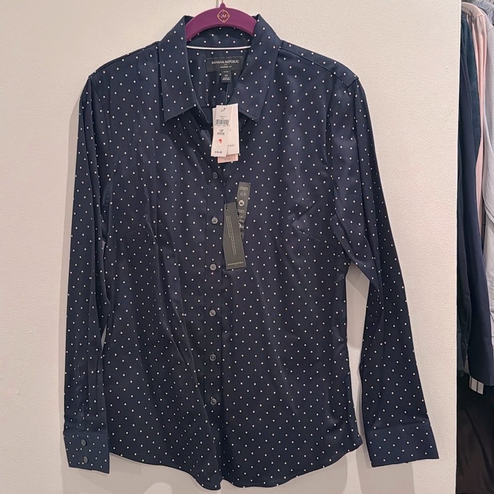 BRAND NEW: Banana RepublicTailored Fit Button Down